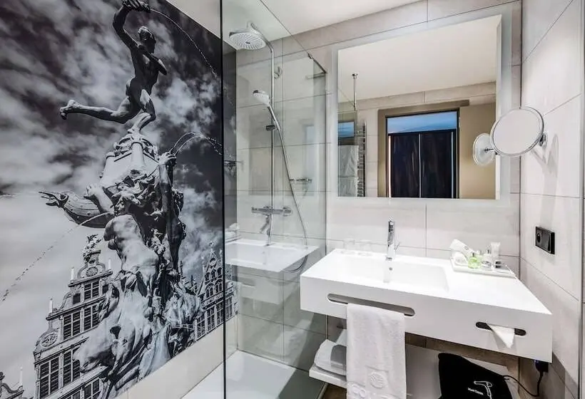 Premium room with view, NH Collection Antwerp Centre