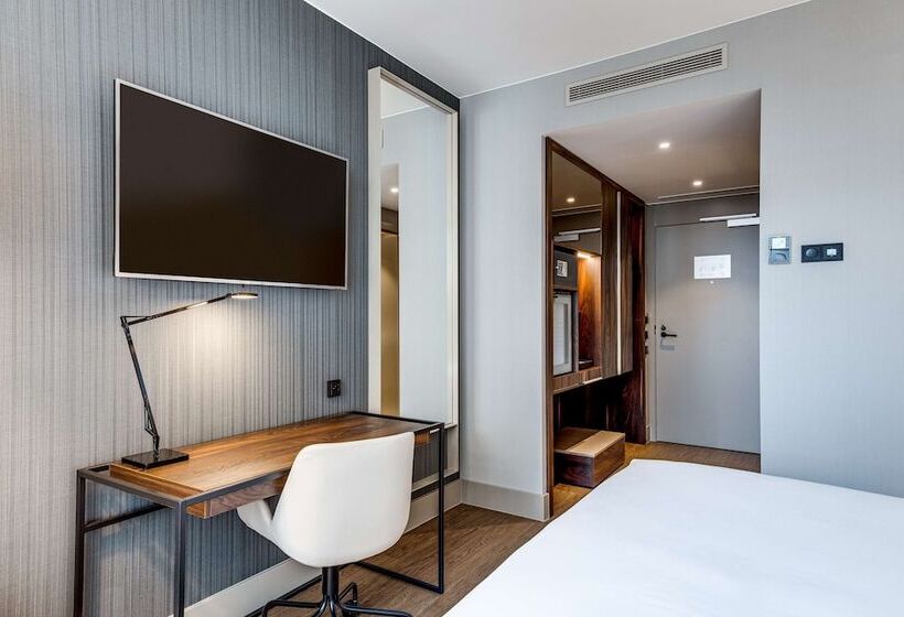 Premium room with view, NH Collection Antwerp Centre