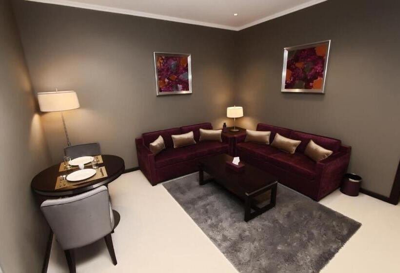 جناح جونيور, Normas