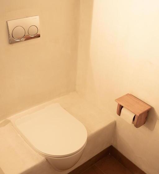 اتاق لوکس, Olam On The Lake