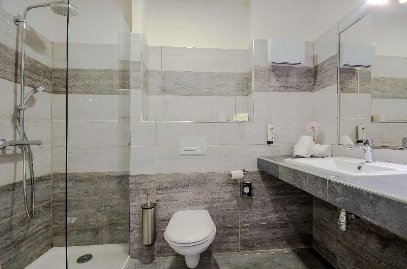 Quarto Clássico Cama King, Sure Hotel By Best Western Beziers Le Monestie