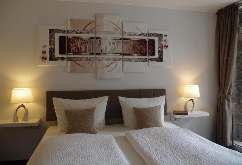 غرفة قياسية مزوَّدة بشُرفة, Beim Schneemann