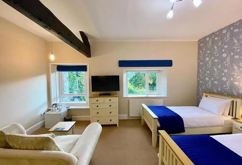Superior Kolmen Hengen Huone, Crow How Country Guest House