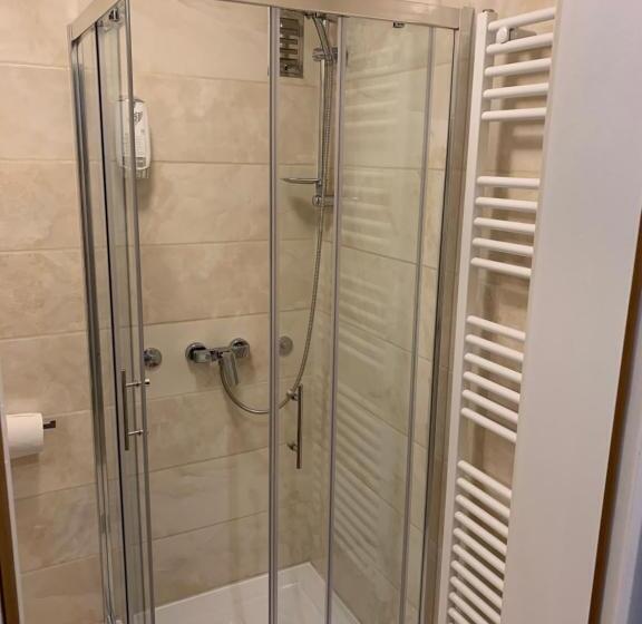 اتاق خانوادگی, Guesthouse Veranda