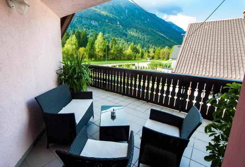 اتاق استاندارد با بالکن, Guesthouse Veranda