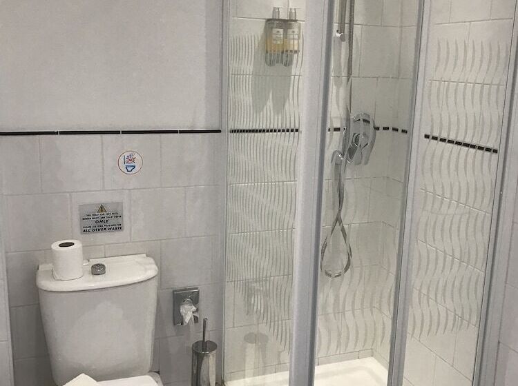 スタンダードルーム, Kempfield House