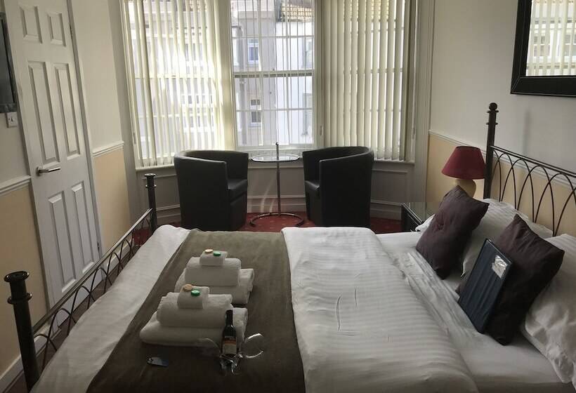 スーペリアールーム, Kempfield House