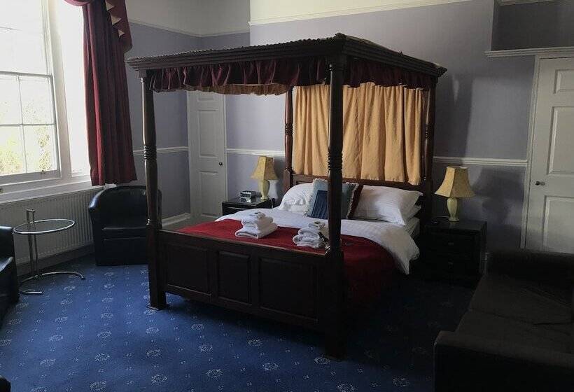 スタンダードルーム, Kempfield House