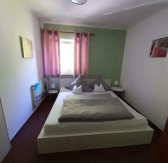 דירת חדר, Landhaus Steinbrech