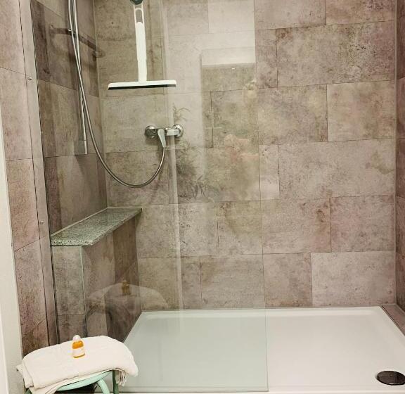 Camera Standard Singola Bagno Condiviso, Restaurant Buger Hof