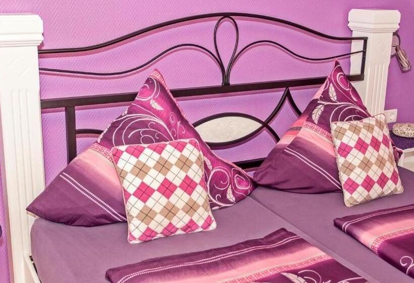 חדר סטנדרט לשלושה, Pension Jäger   Der Geheimtipp Am Europa Park