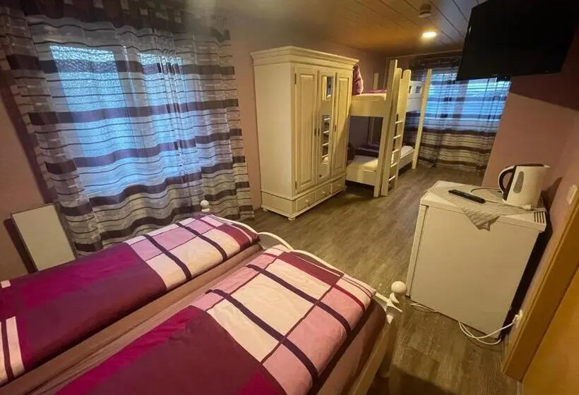 スタンダード４人部屋, Pension Jäger   Der Geheimtipp Am Europa Park