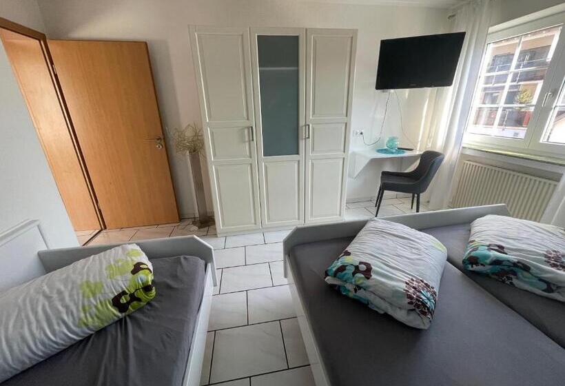 דירת משפחה, Pension Jäger   Der Geheimtipp Am Europa Park