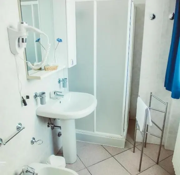 استودیوی استاندارد, Antico Pozzo Apartment