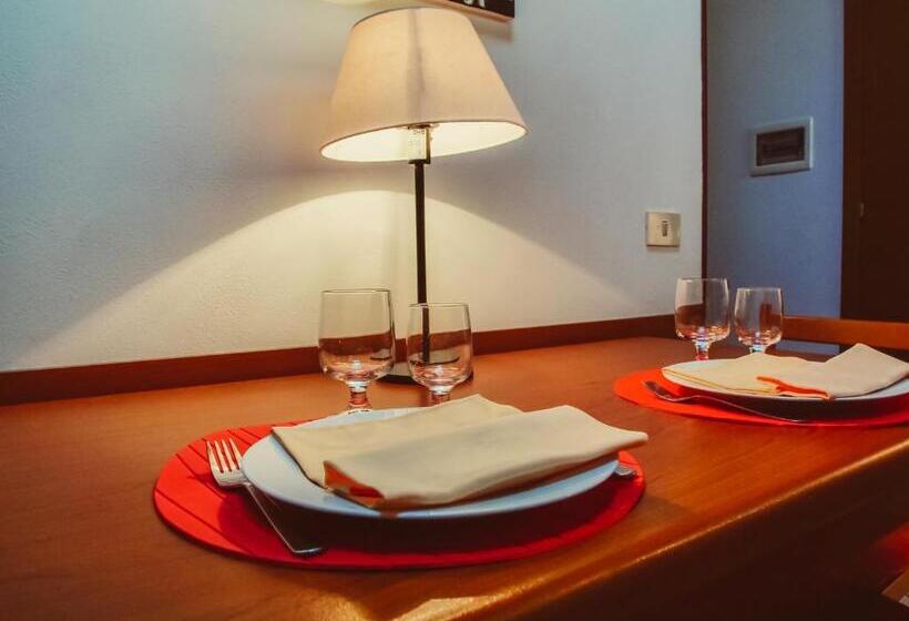 إستوديو قياسى, Antico Pozzo Apartment