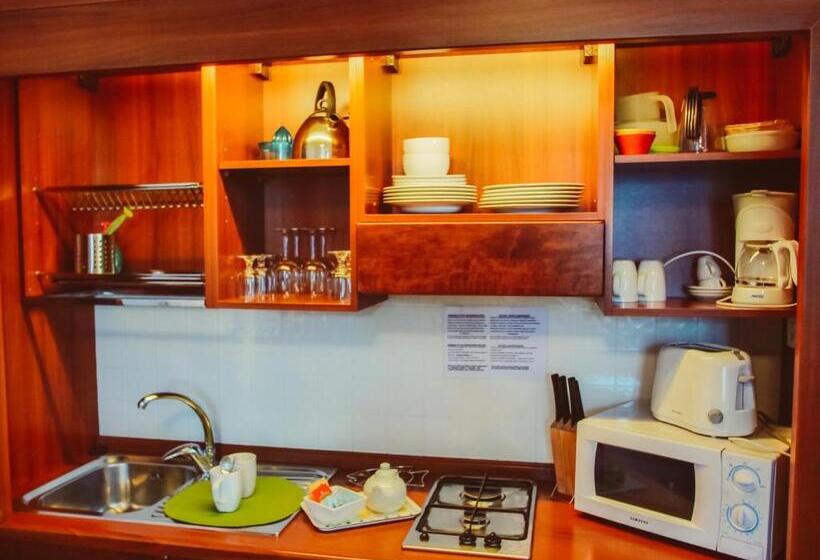 스탠다드 스튜디오, Antico Pozzo Apartment