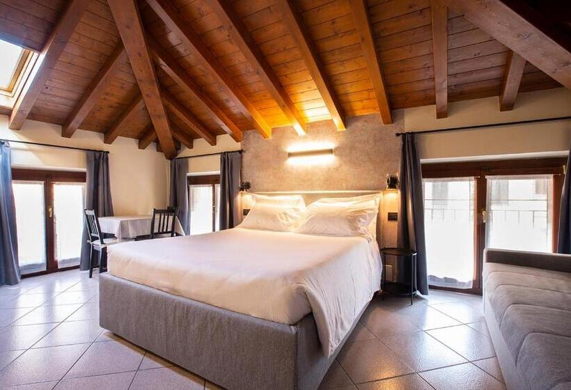 إستوديو قياسى, Antico Pozzo Apartment