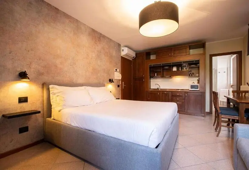 استودیوی استاندارد, Antico Pozzo Apartment