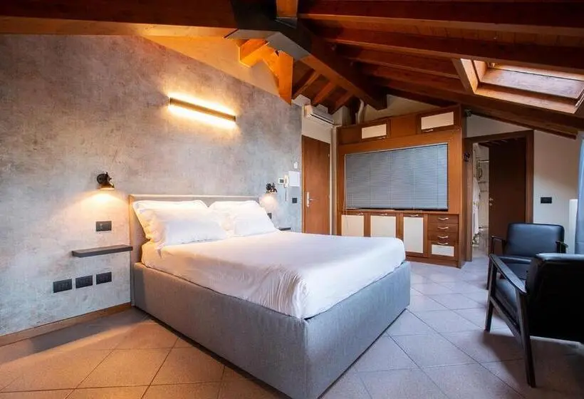 Standard studio with lake view, Antico Pozzo Apartment
