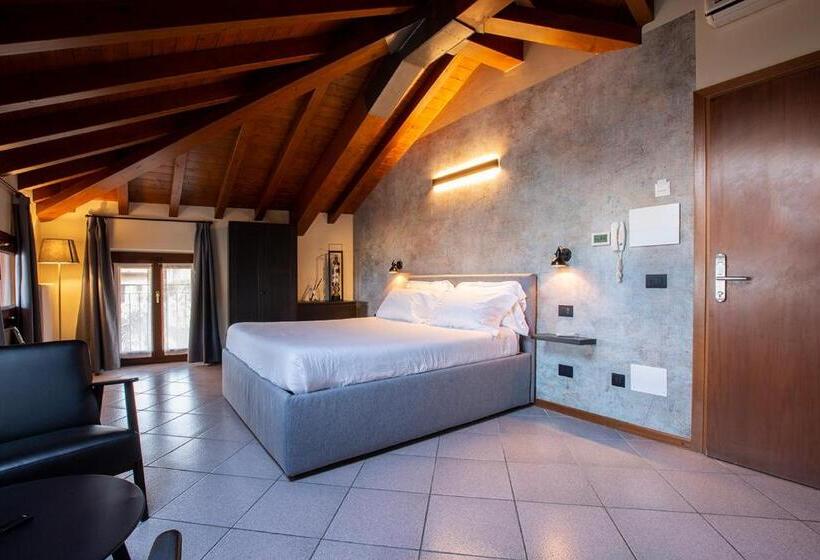 Standard studio with lake view, Antico Pozzo Apartment