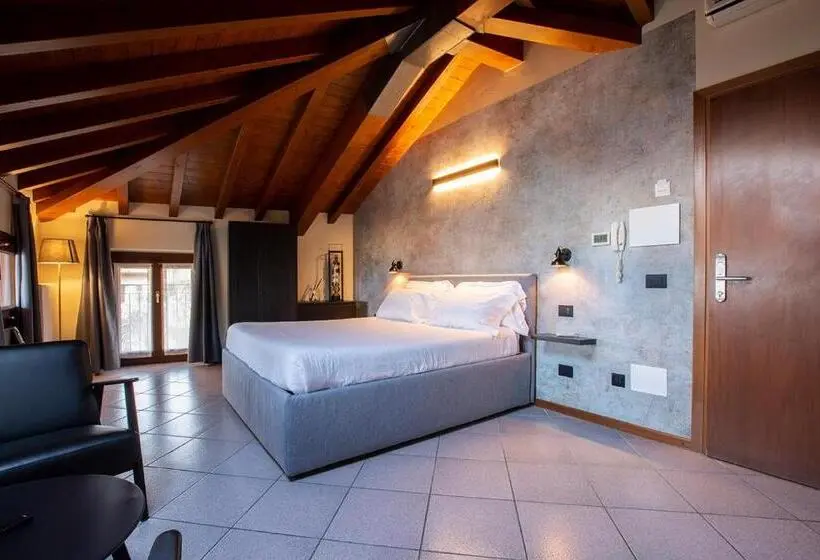 Standard studio with lake view, Antico Pozzo Apartment