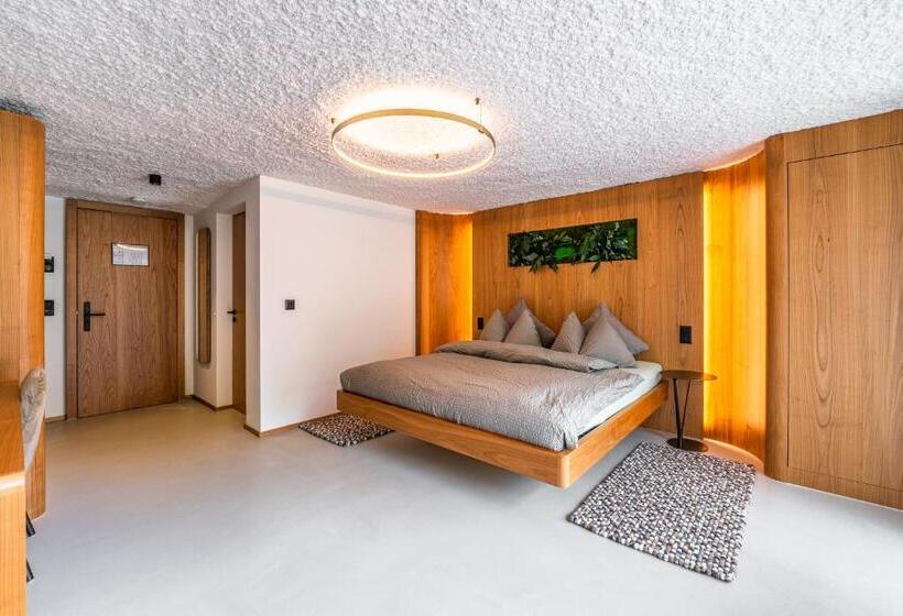 سوییت لوکس, Boutique Hotel La Gorge