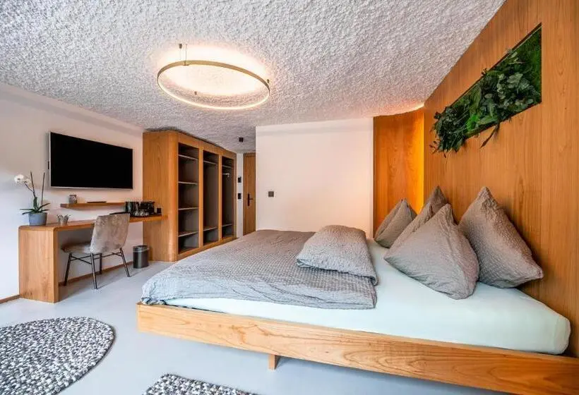 سوییت لوکس, Boutique Hotel La Gorge