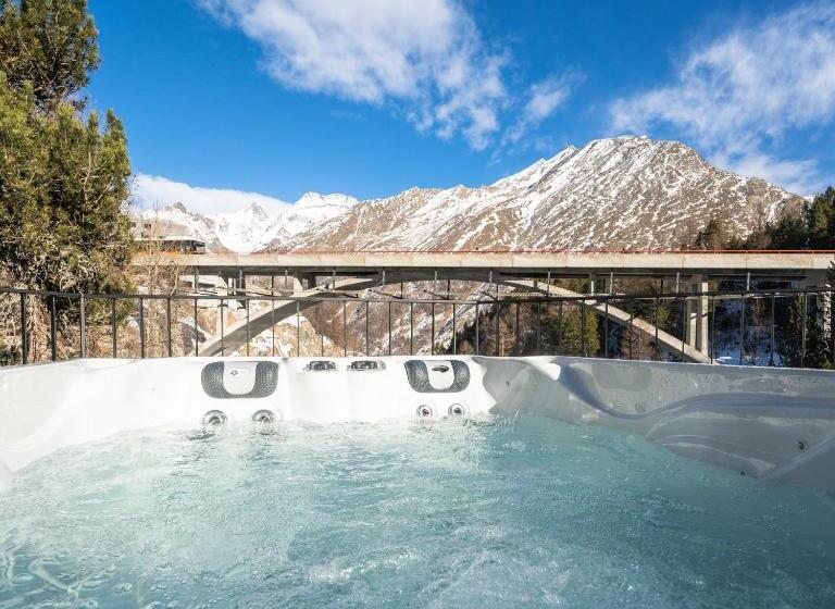 سوییت لوکس, Boutique Hotel La Gorge