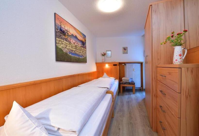 شقة عائلية مع بلكونة, Familienhotel Kleinwalsertal