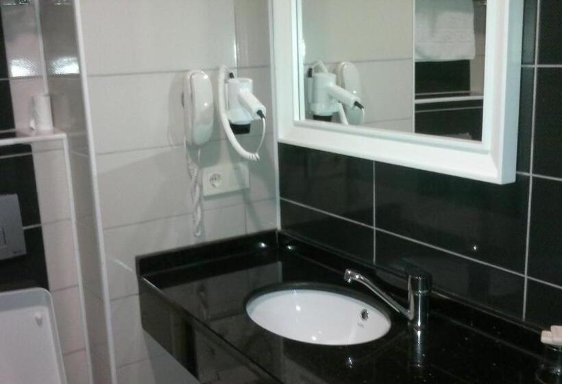 اتاق استاندارد یک نفره, Ozpark