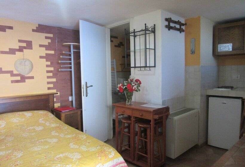 Escritório Estándar, Il Borgo Di Campi