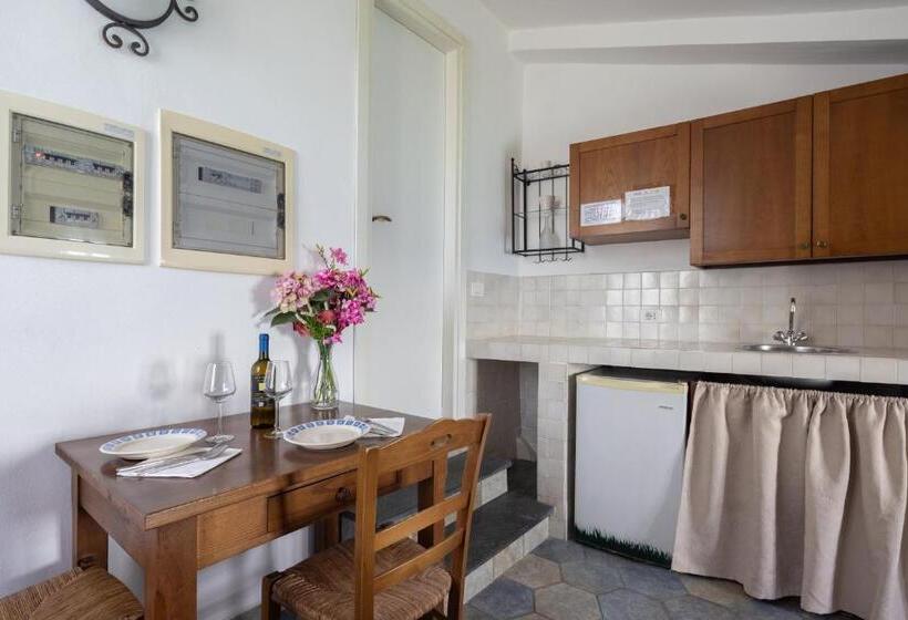 Escritório Estándar, Il Borgo Di Campi