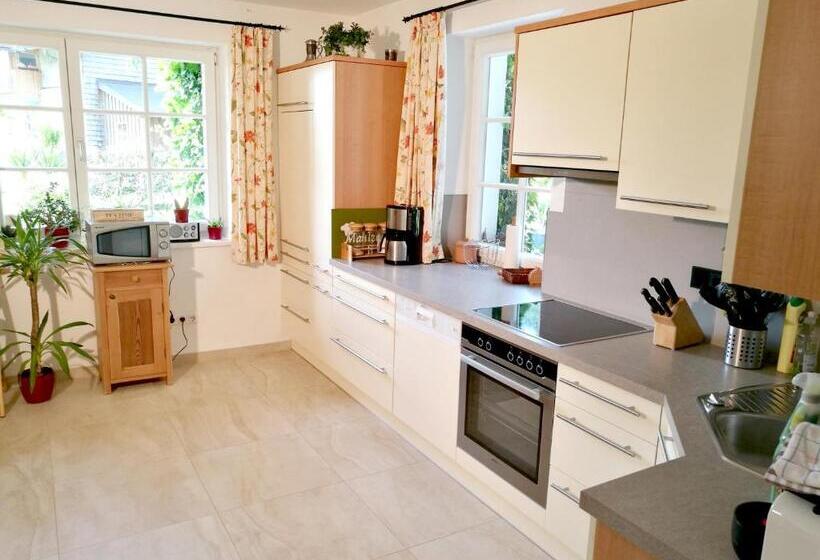 2 Bedrooms Apartment Lake View, Landhaus Leitner Am Wolfgangsee