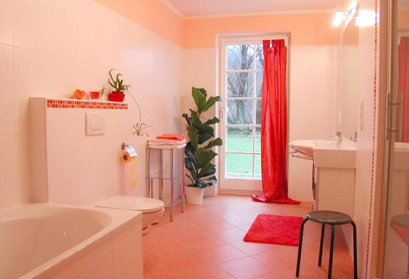 2 Bedrooms Apartment Lake View, Landhaus Leitner Am Wolfgangsee