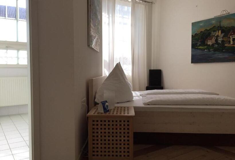 Номер Стандарт, Gasthaus Loewenthor & Hotel Hahn
