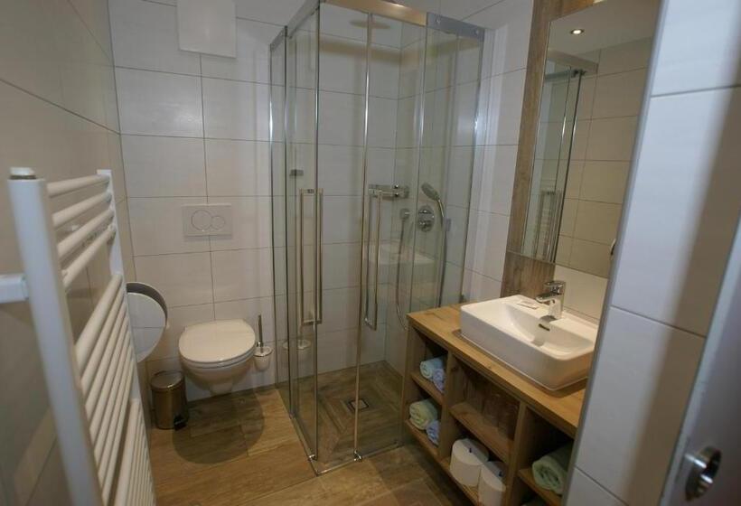 غرفة عائلية, Gasthof   Restaurant Löcker