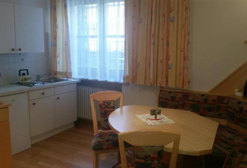 شقة غرفة واحدة, Gasthof   Restaurant Löcker