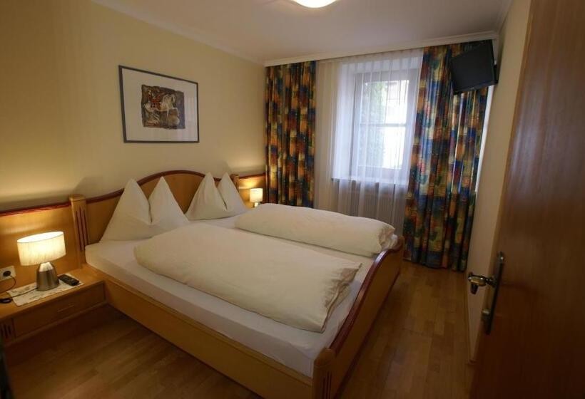 شقة غرفة واحدة, Gasthof   Restaurant Löcker