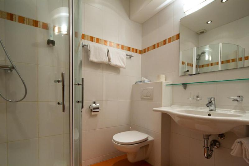 标准单人间, Gasthof Böhm