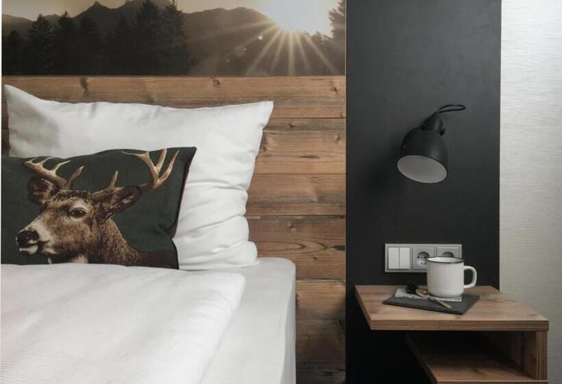 Номер Стандарт Трехместный, Home Hotel Salzberg