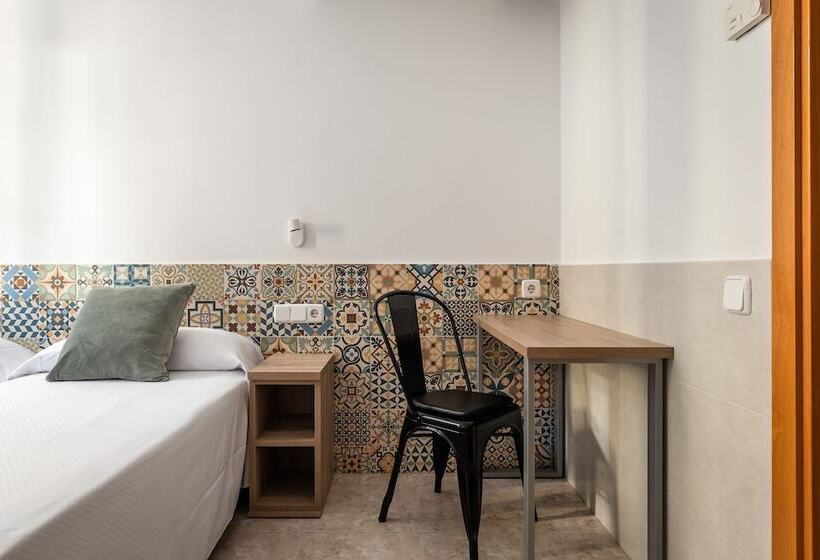 Номер Стандарт, Hostal Baler