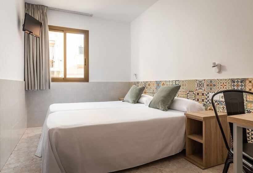 Номер Стандарт, Hostal Baler