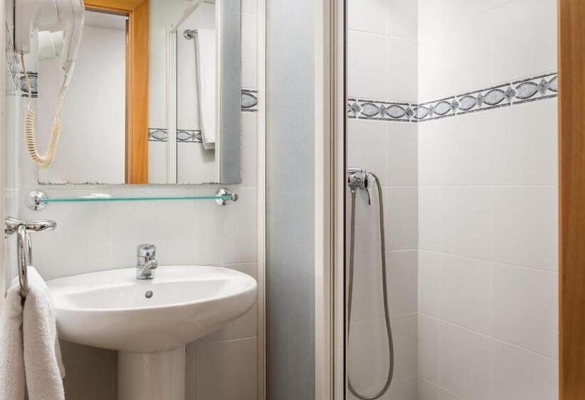 Номер Стандарт, Hostal Baler