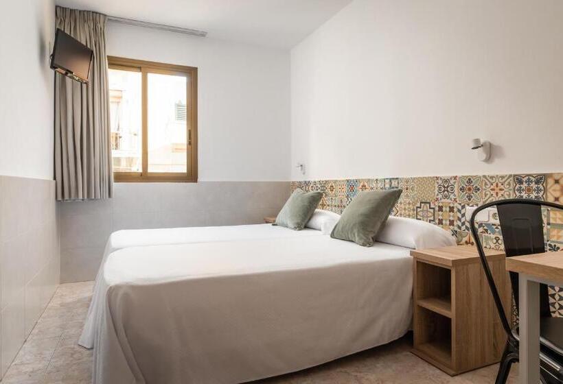 Номер Стандарт, Hostal Baler