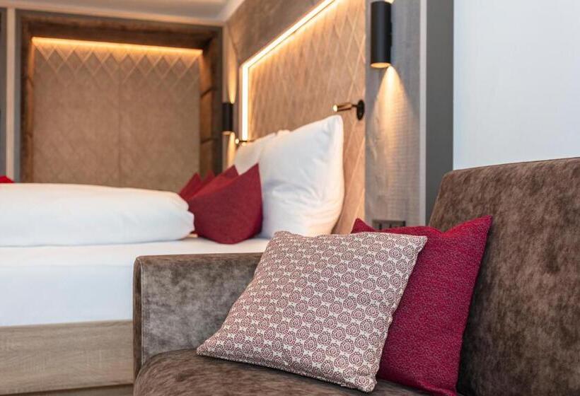 バルコニー付きデラックスルーム, Klawunn Hotel & Apartement