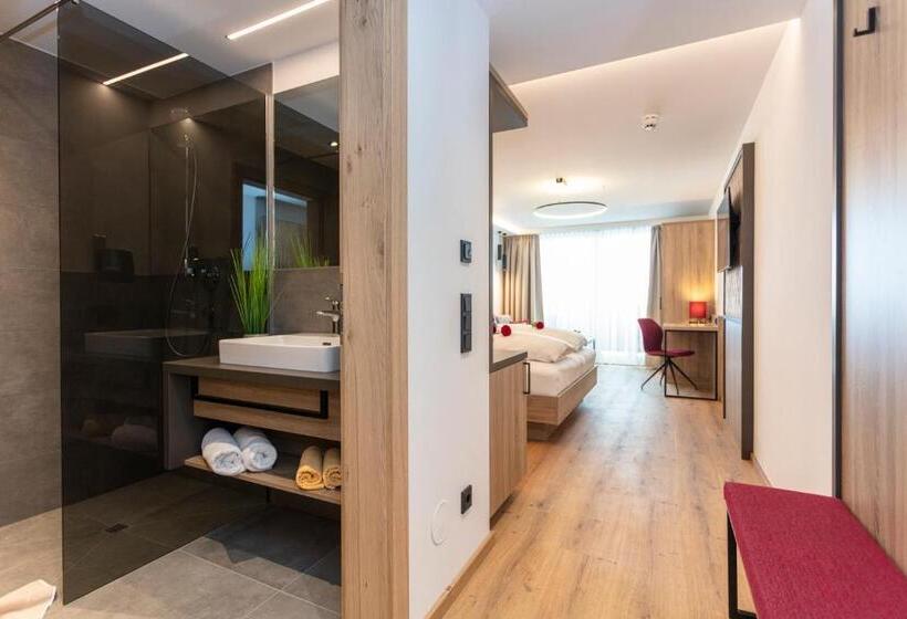 バルコニー付きデラックスルーム, Klawunn Hotel & Apartement