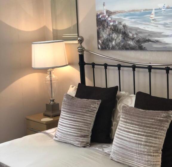 חדר דחוקס עם מיטת קינג, Linden Lodge Guest House