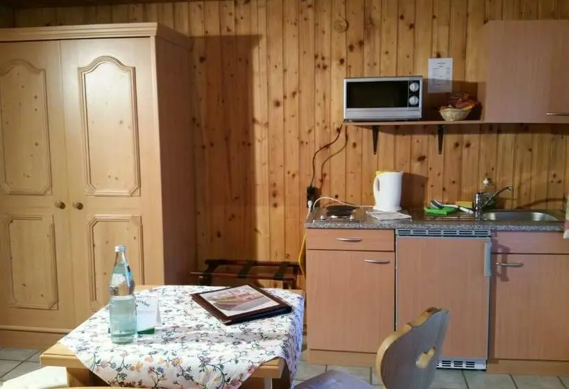 Standard-studio Parveke, Wäldebauernhof