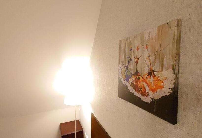 דירת שני חדרים, Pensiunea Mușatinii