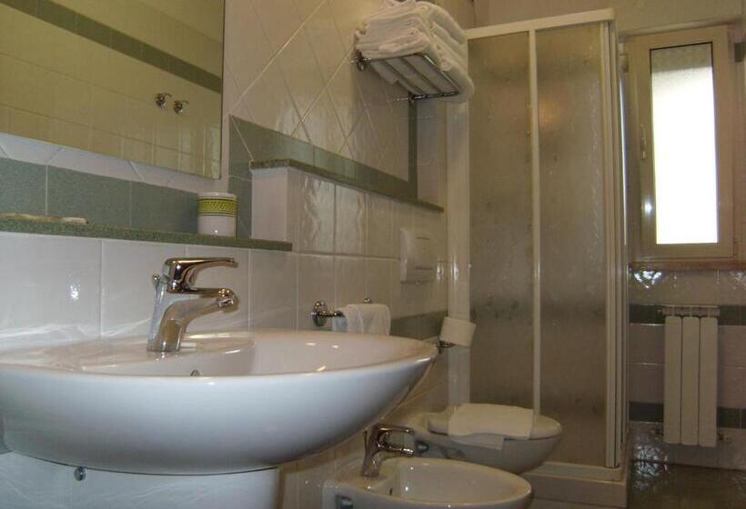 דירת שלושה חדרים, Residence Torre Del Mar